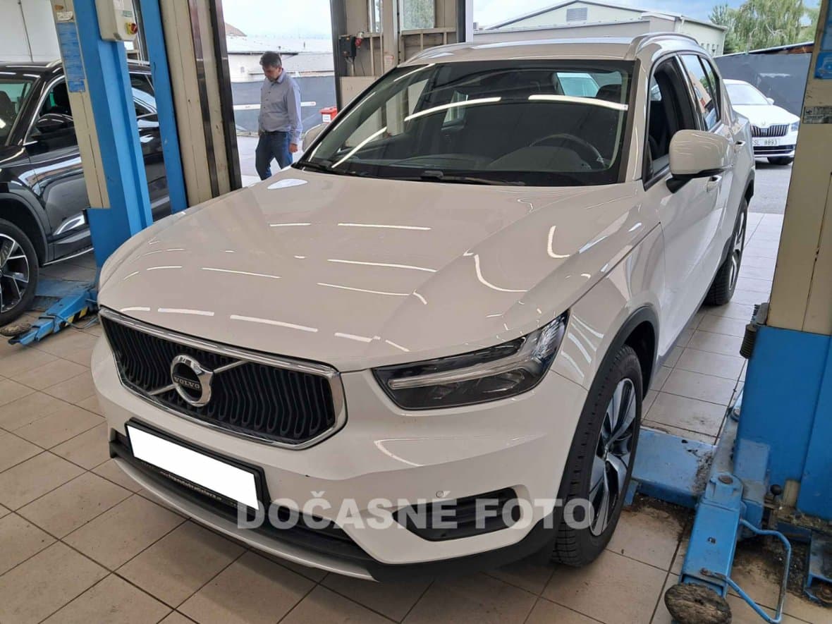 2020 Volvo XC40