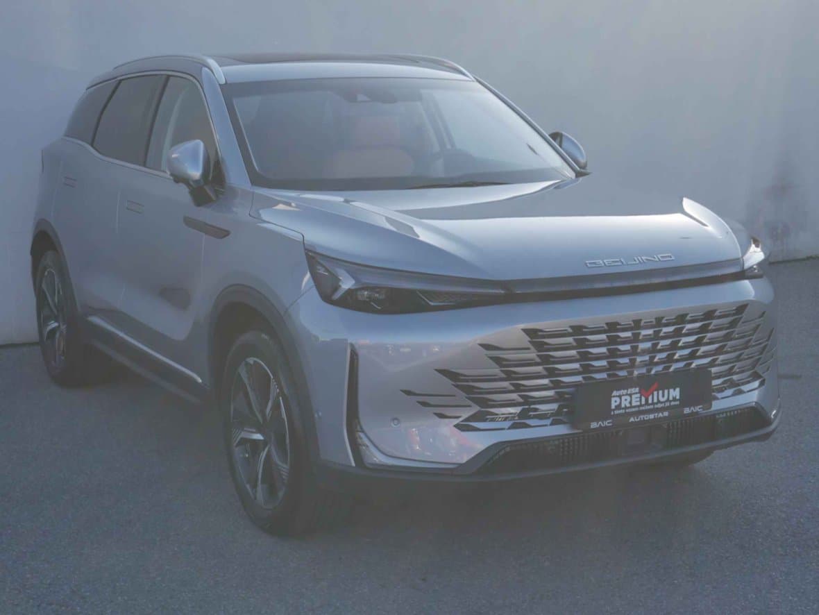 2025 BAIC X75