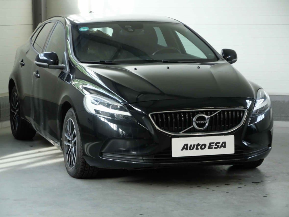 2018 Volvo V40