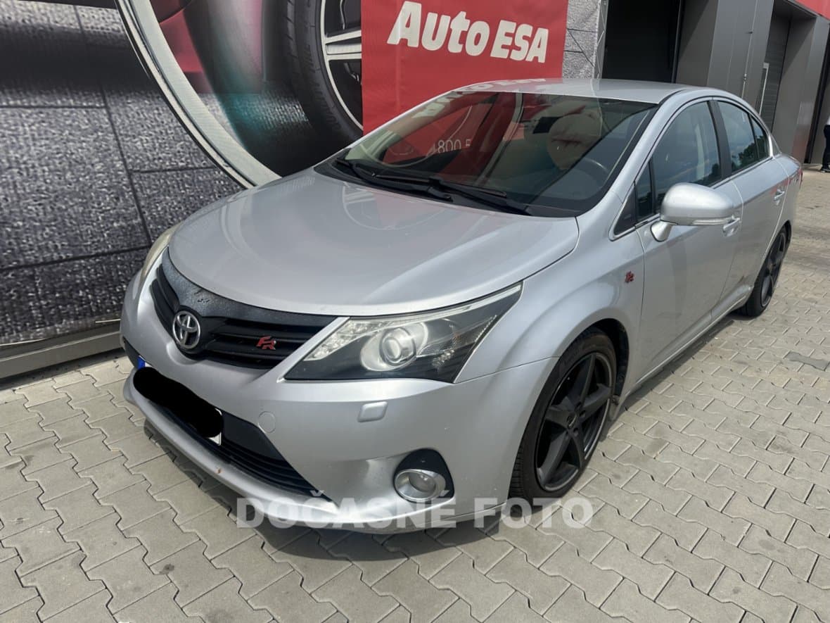 2013 Toyota AVENSIS