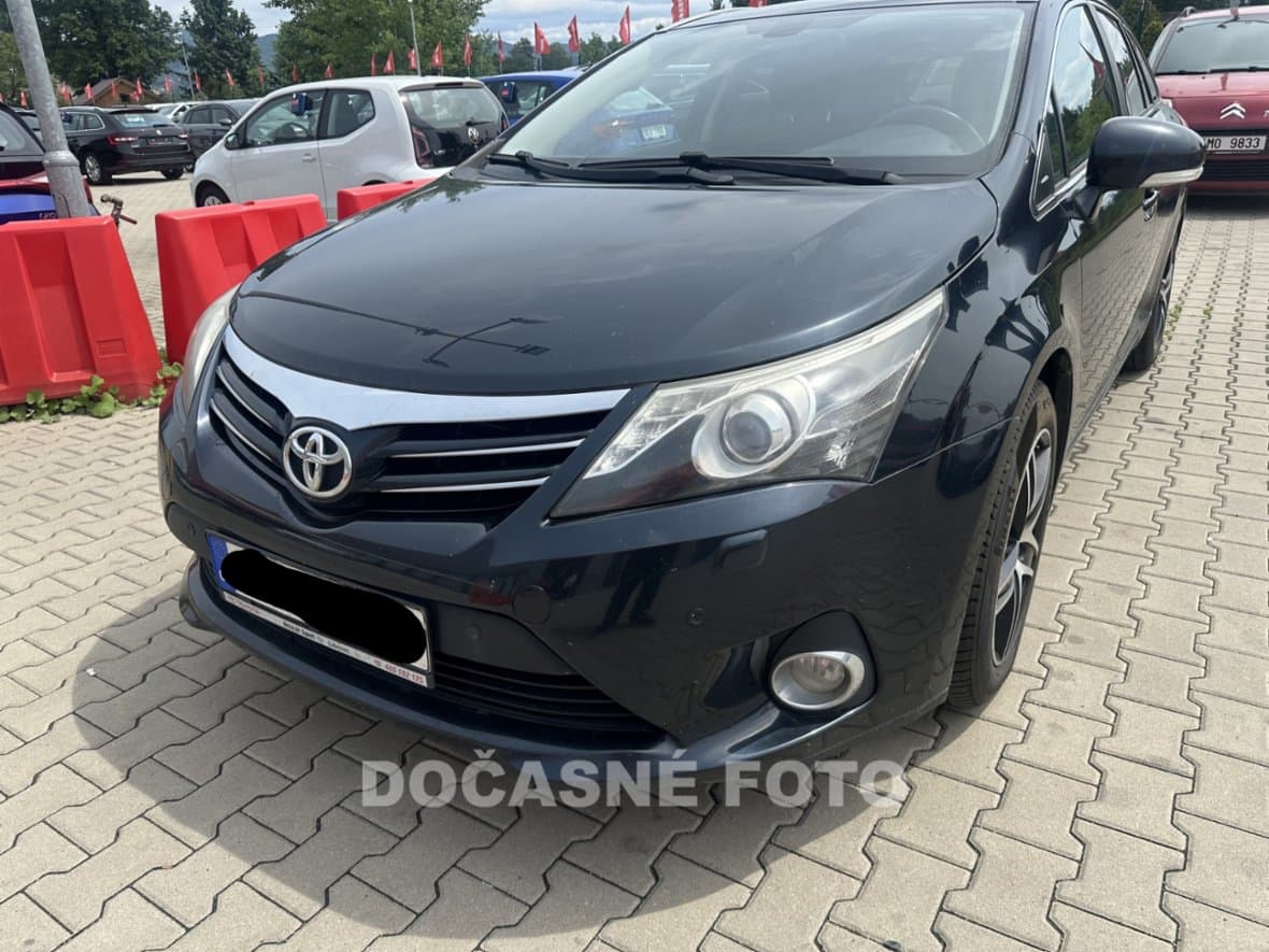 2013 Toyota AVENSIS