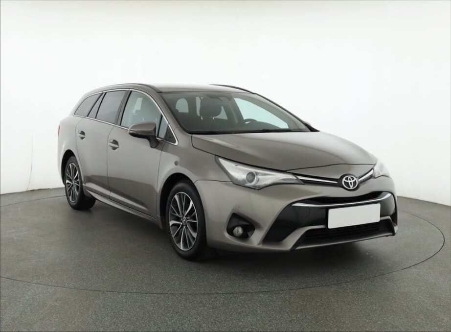 2016 Toyota AVENSIS