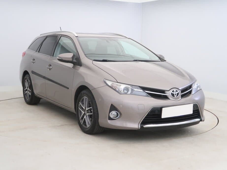 2015 Toyota AURIS