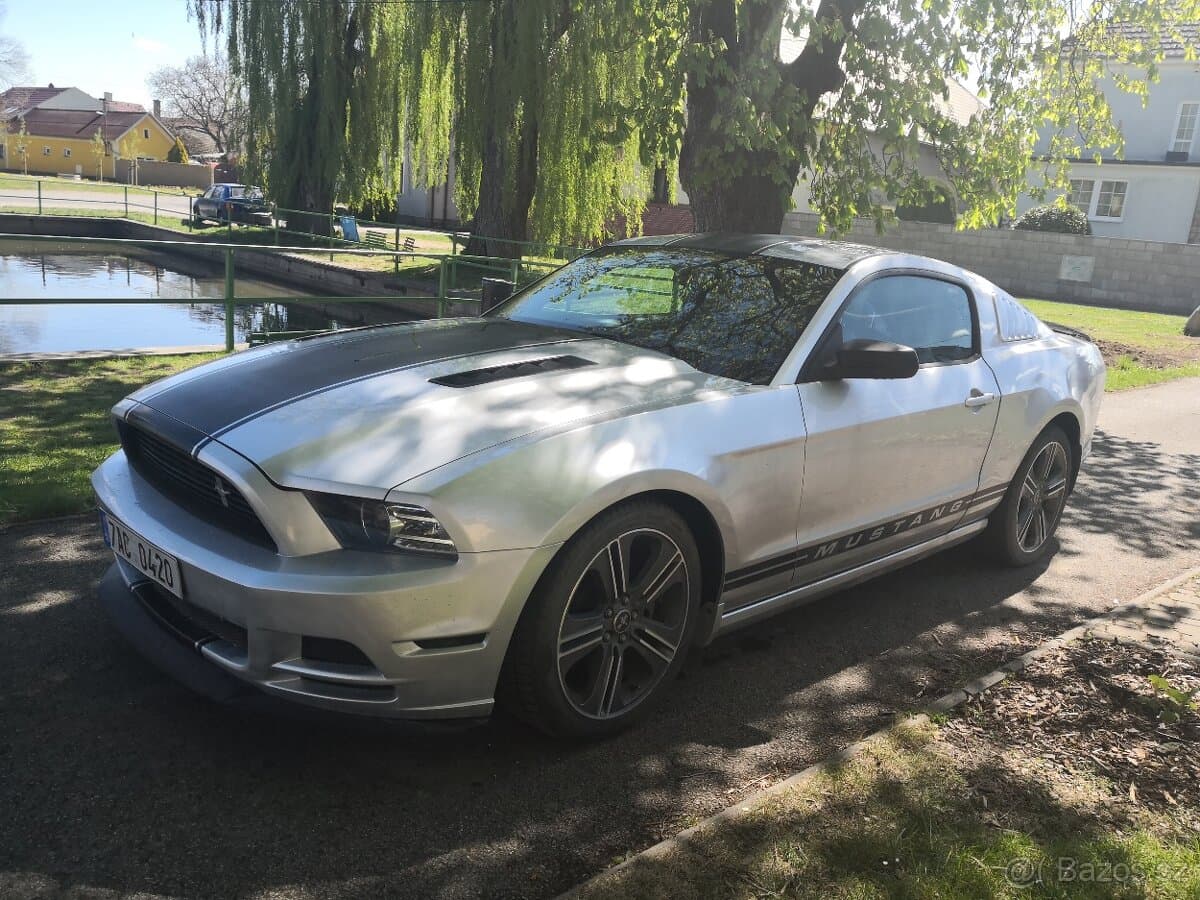 2014 Ford MUSTANG