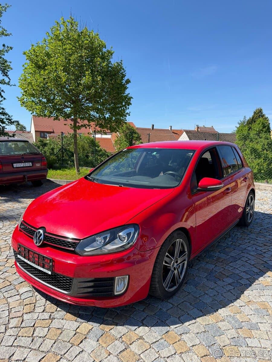 2010 Volkswagen GOLF