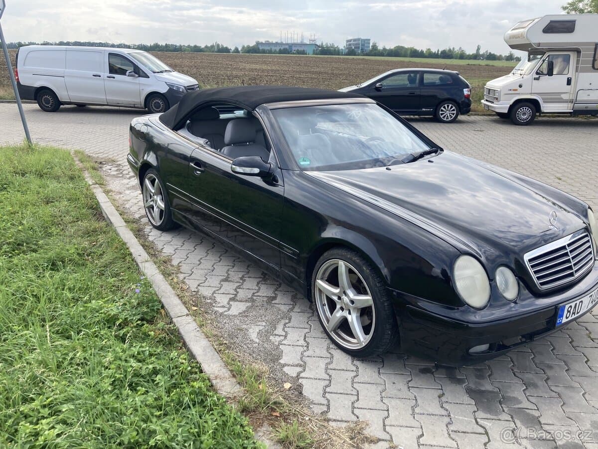 2002 Mercedes-Benz CLK