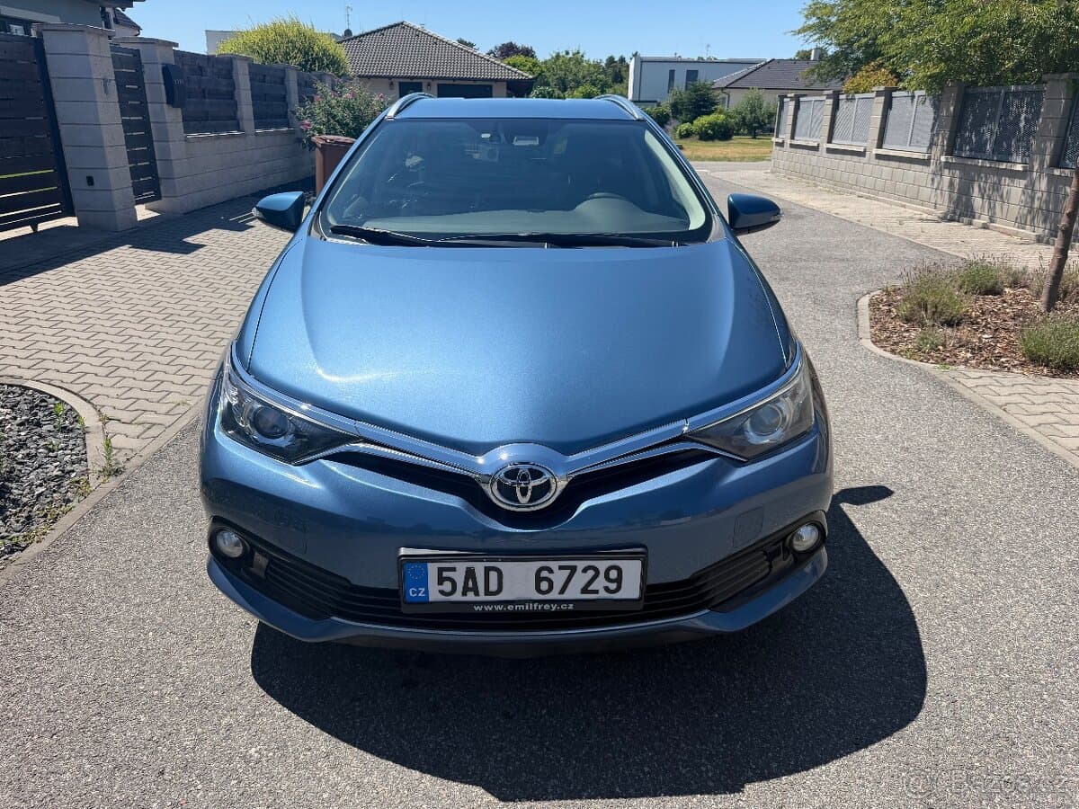 2016 Toyota AURIS