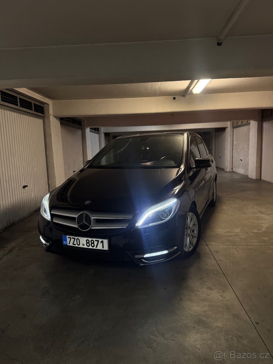 2012 Mercedes-Benz B-CLASS