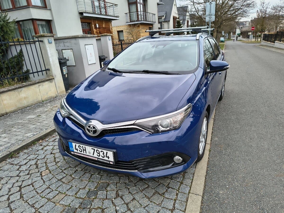 2017 Toyota AURIS