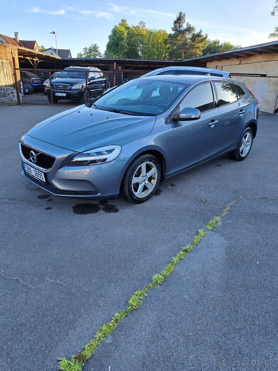 2018 Volvo V40