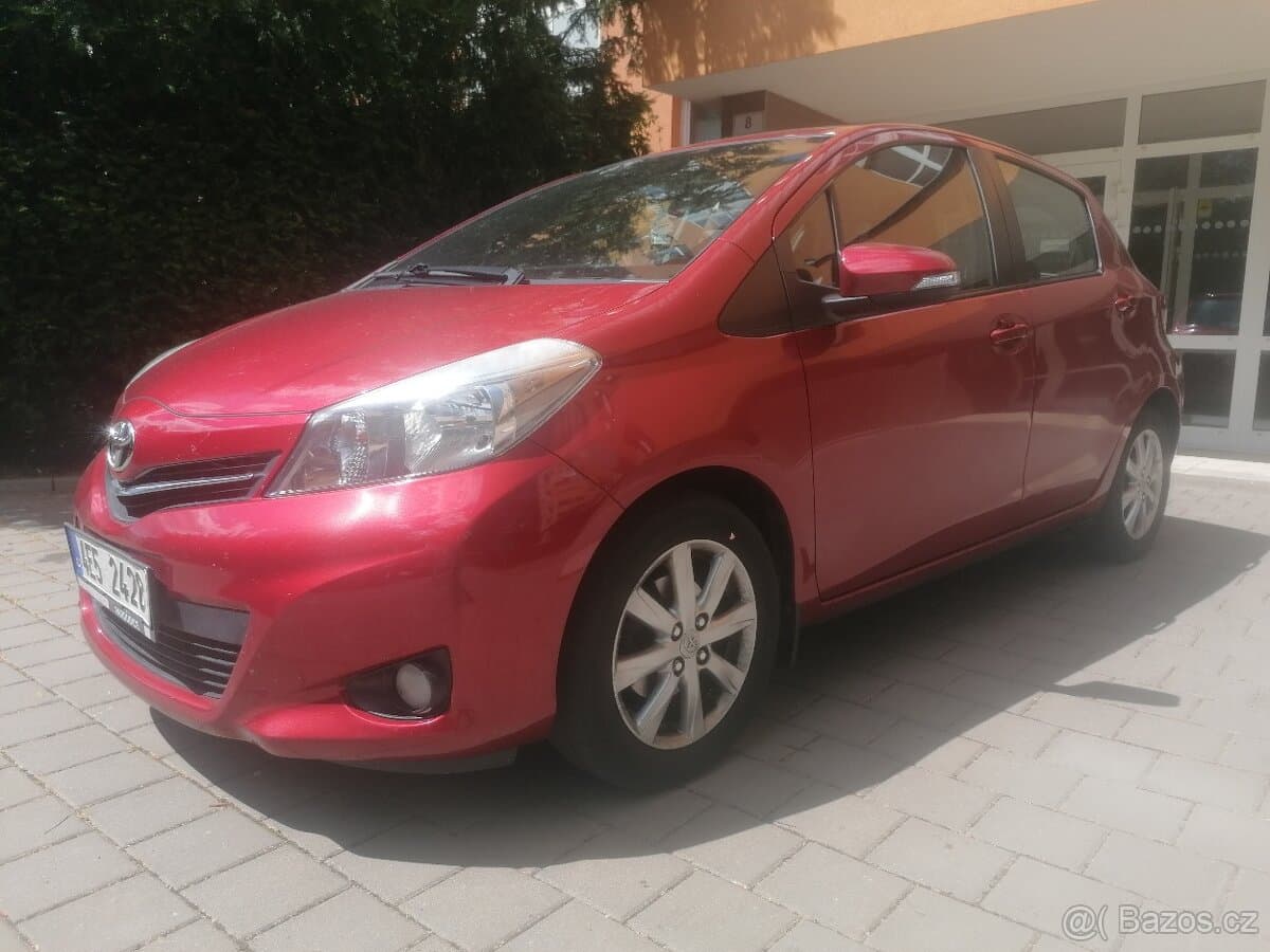 2012 Toyota YARIS