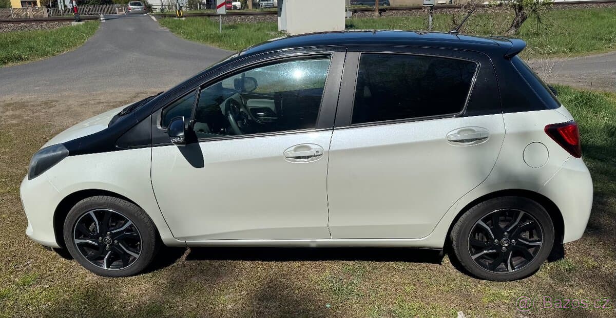 2016 Toyota YARIS