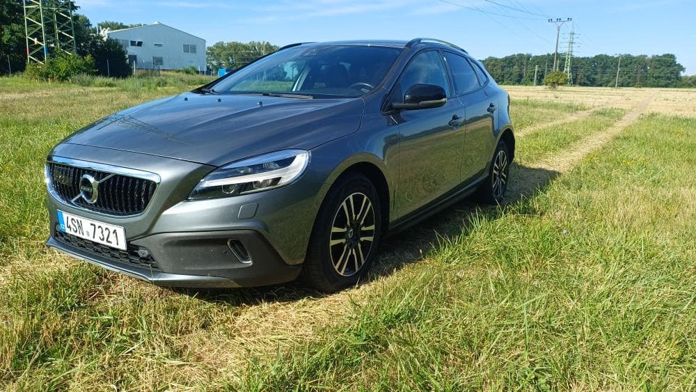 2018 Volvo V40