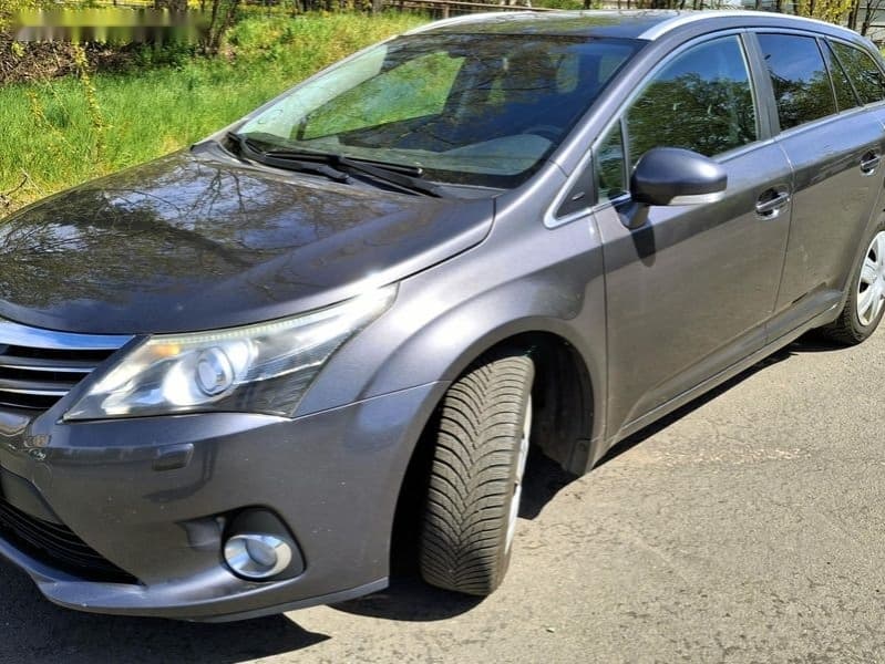 2013 Toyota AVENSIS