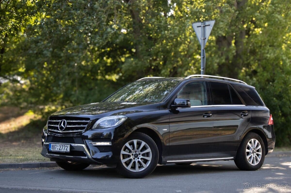 Mercedes-Benz M-CLASS