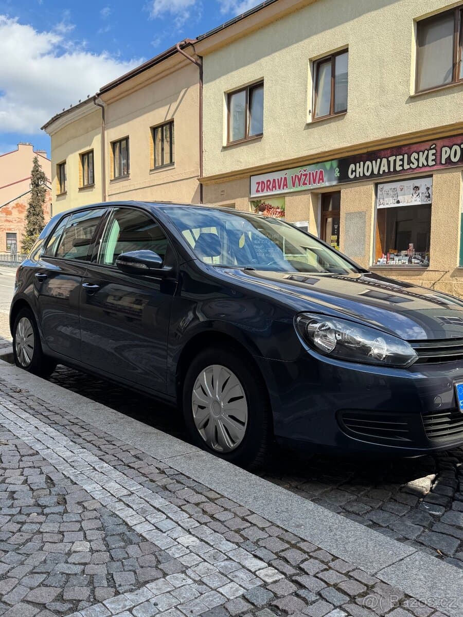 2010 Volkswagen GOLF