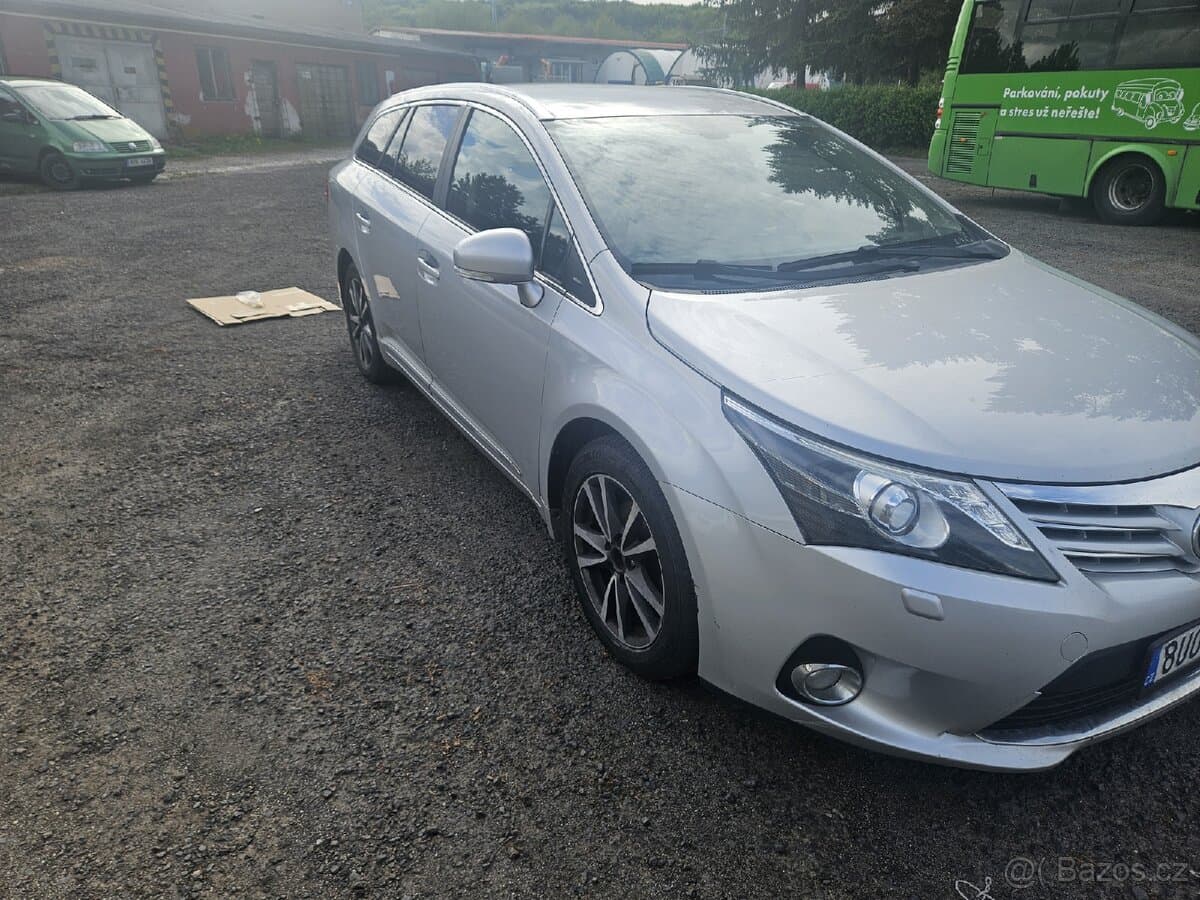 2014 Toyota AVENSIS