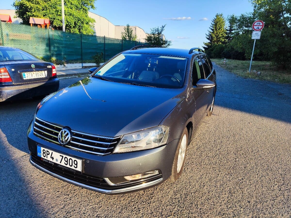 2011 Volkswagen PASSAT