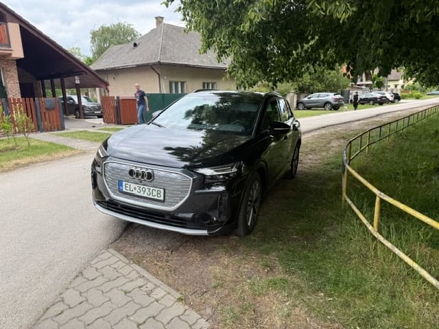 2022 Audi Q4