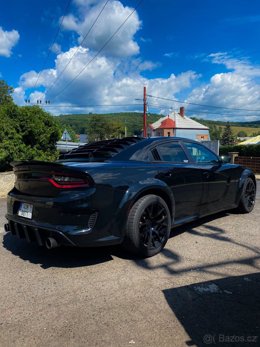 Dodge CHARGER