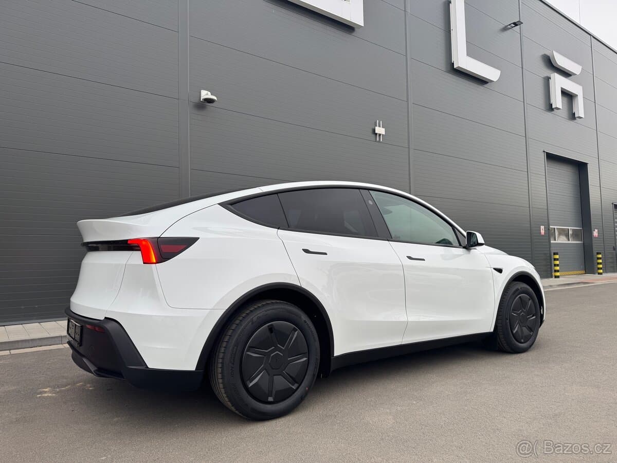 2026 Tesla MODEL Y