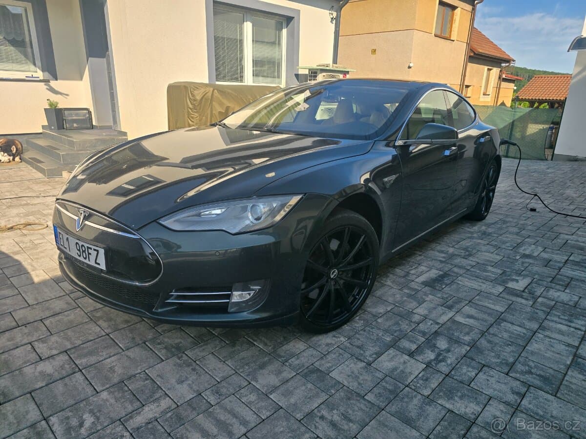 2014 Tesla MODEL S