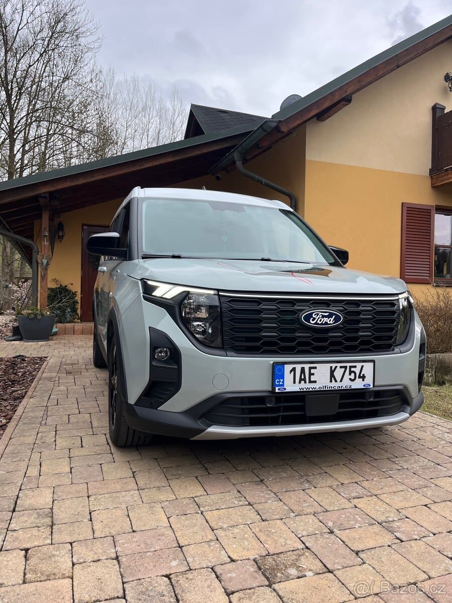 2024 Ford TOURNEO