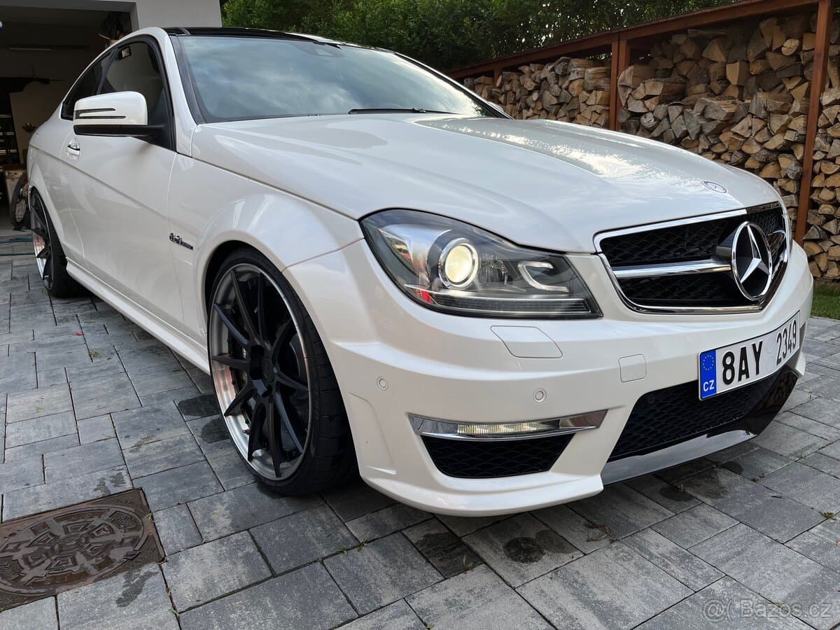2011 Mercedes-Benz OSTATNÍ