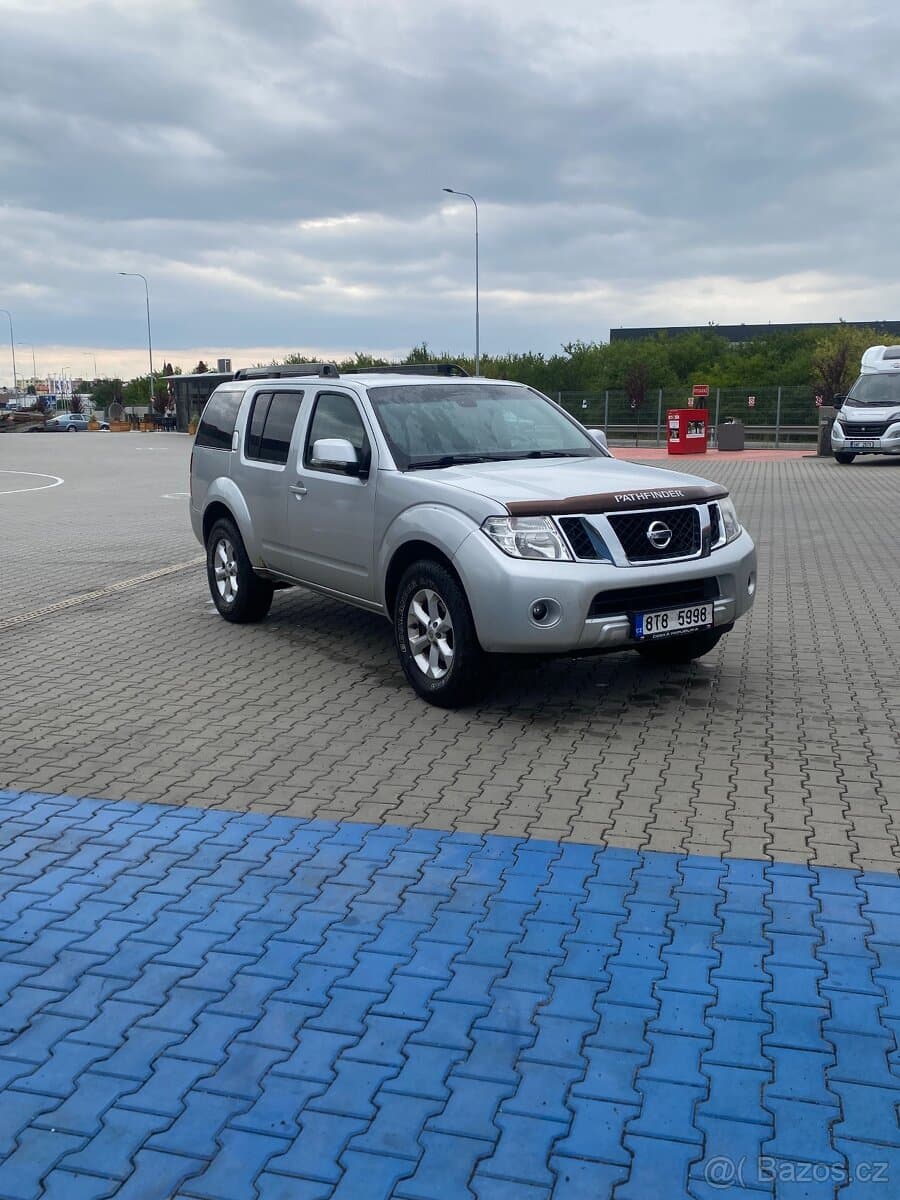 2011 Nissan PATHFINDER
