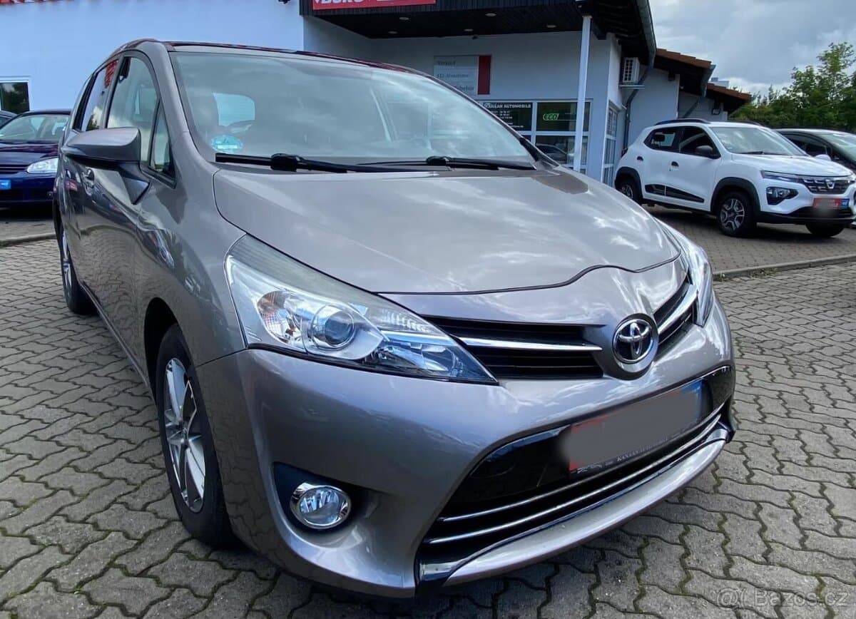 2015 Toyota VERSO