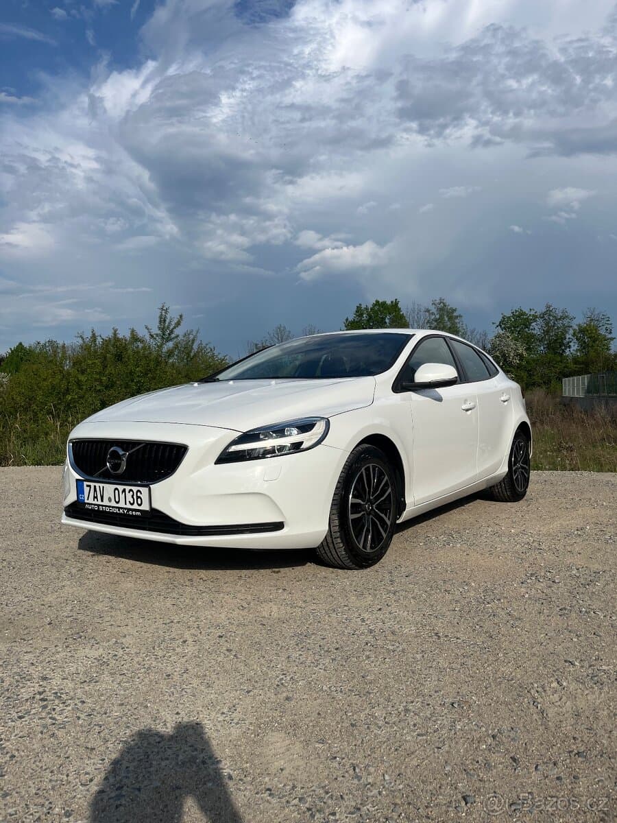 2017 Volvo V40