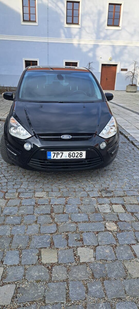 2014 Ford S-MAX