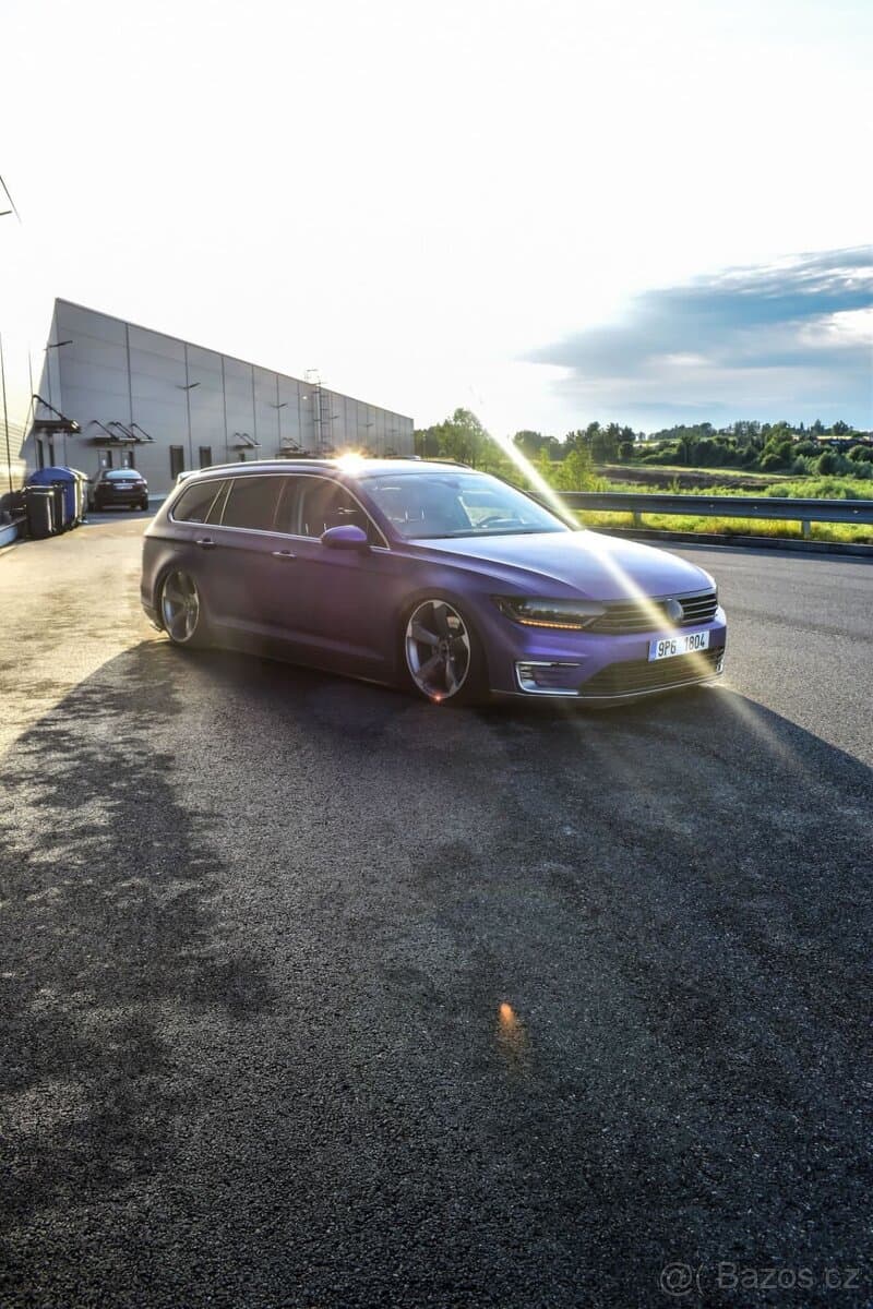 2016 Volkswagen PASSAT