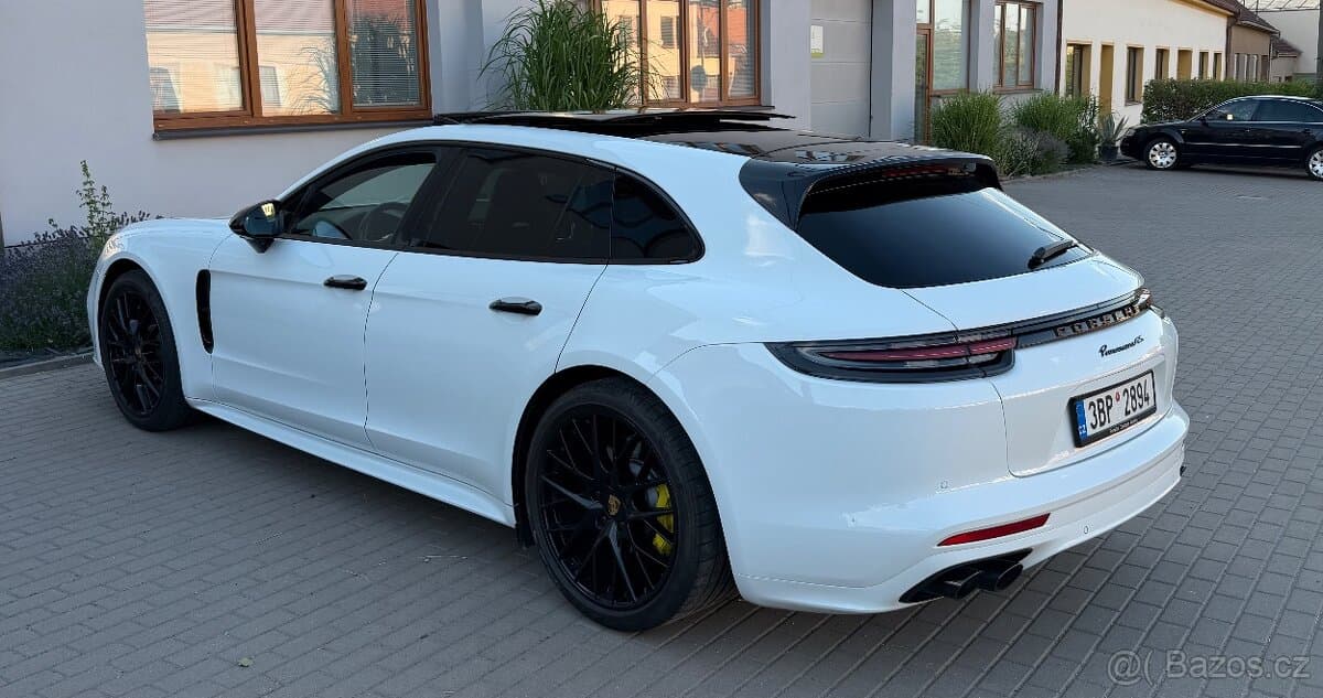 2019 Porsche PANAMERA