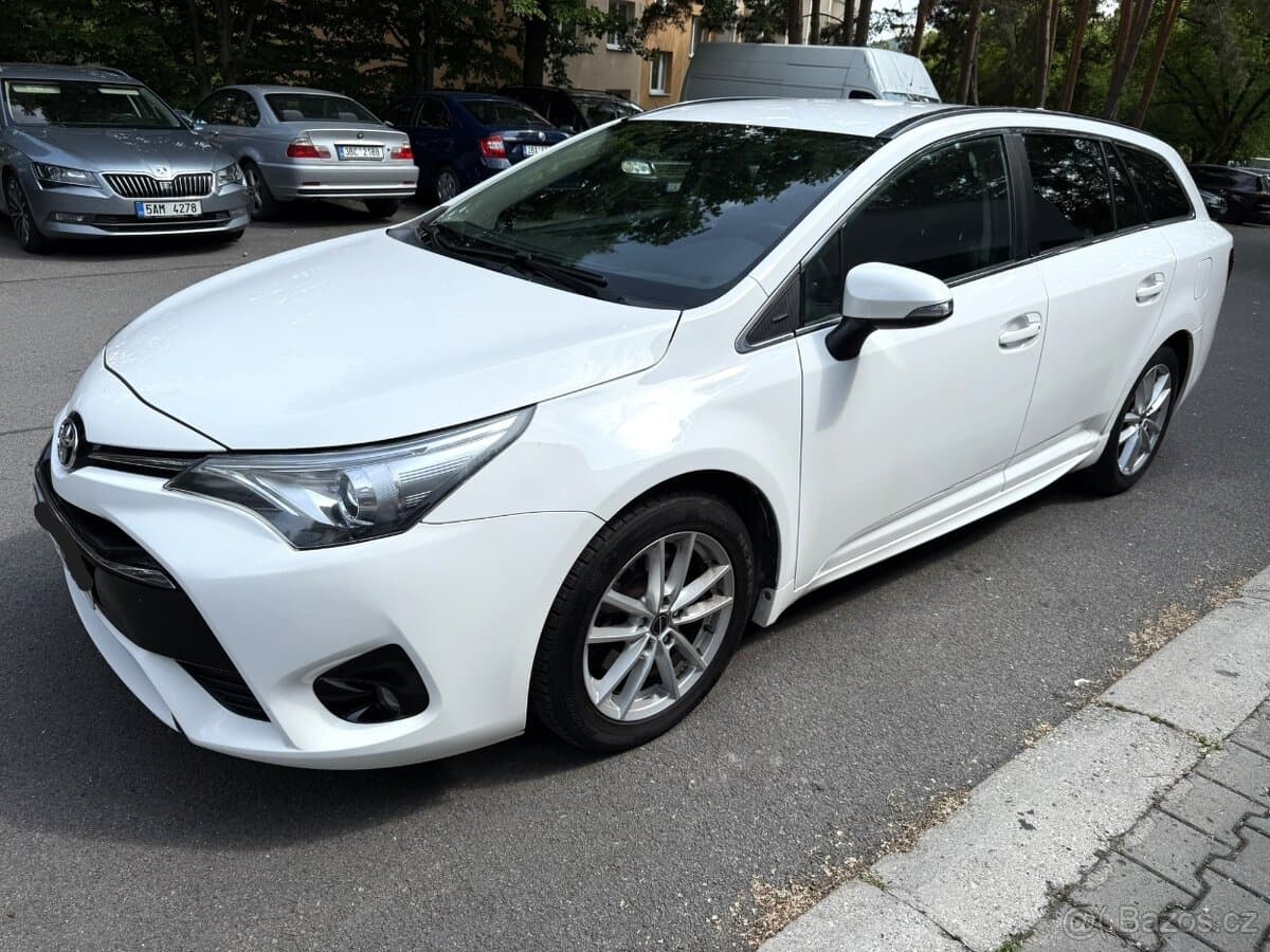 2016 Toyota AVENSIS