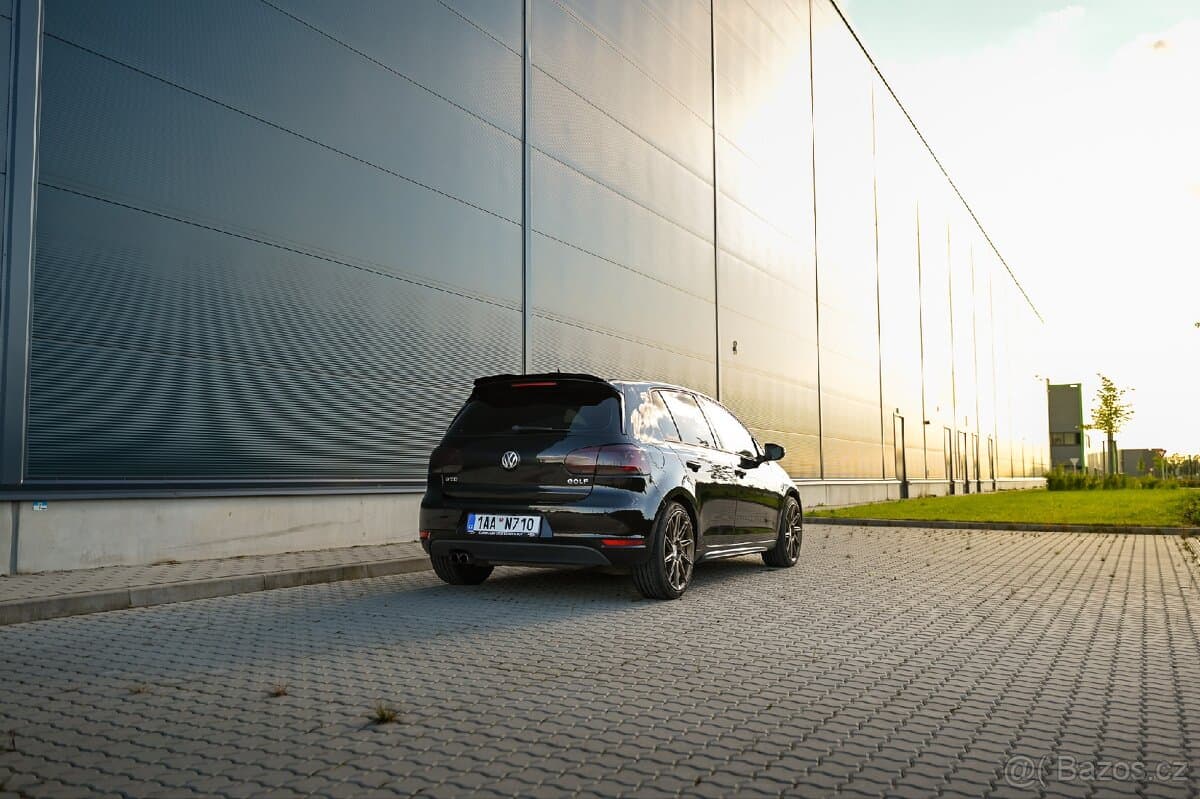 2012 Volkswagen GOLF