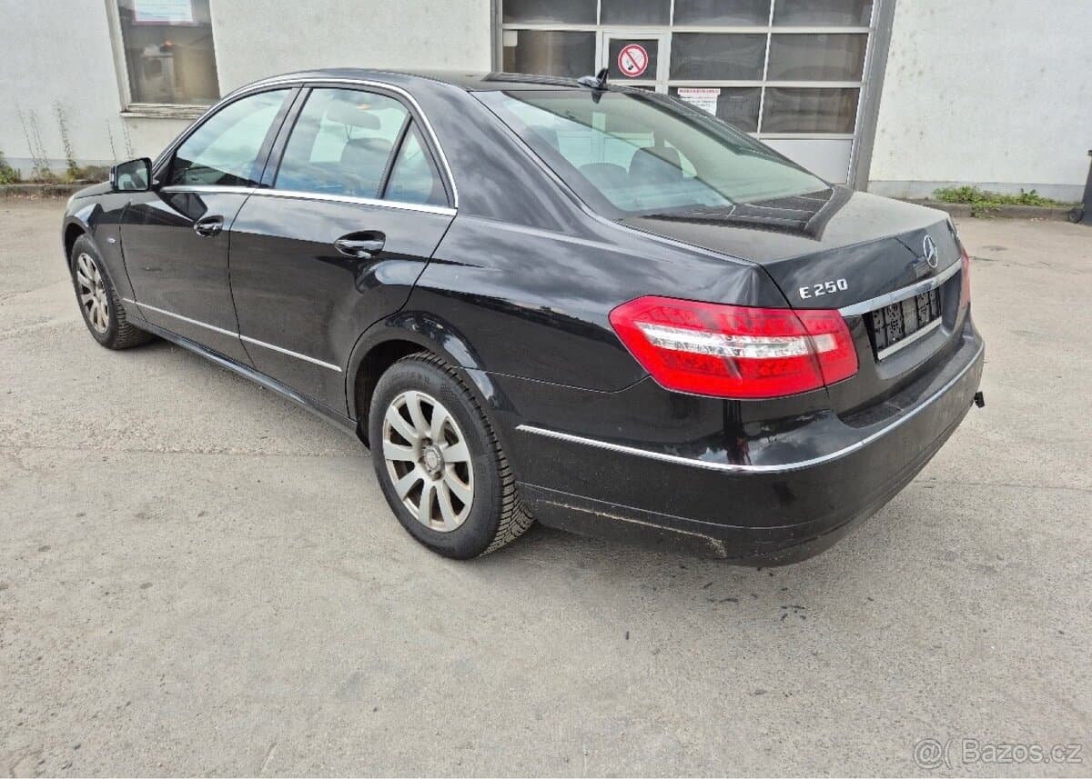 2011 Mercedes-Benz OSTATNÍ
