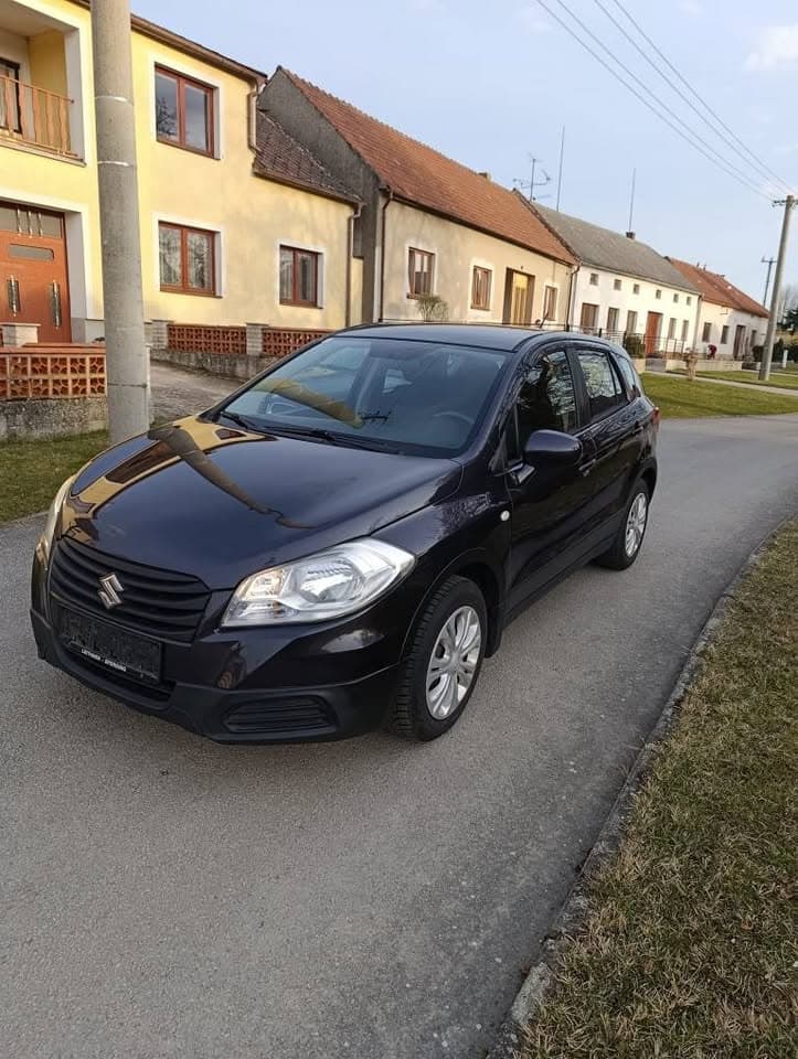 2015 Suzuki S-CROSS