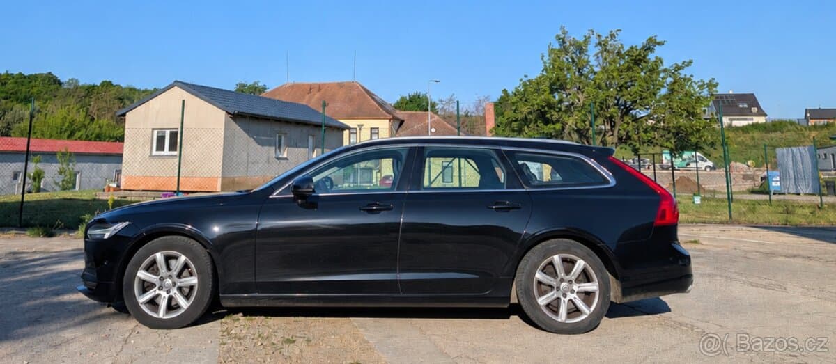 2017 Volvo V90
