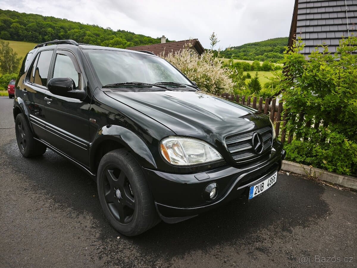 Mercedes-Benz M-CLASS