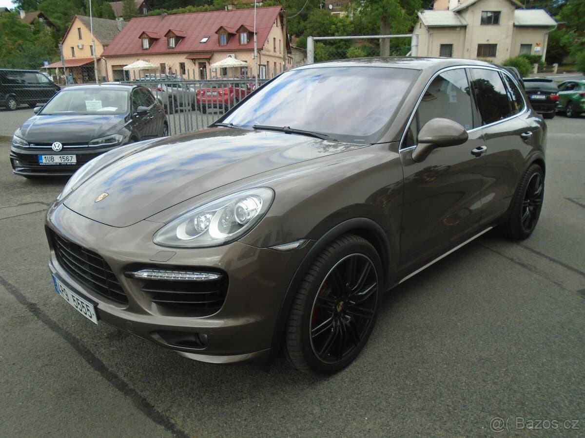 2011 Porsche CAYENNE