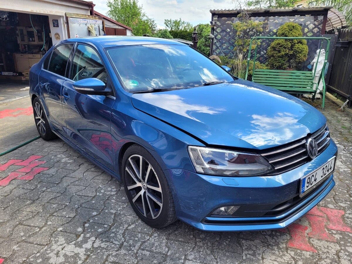 2015 Volkswagen JETTA