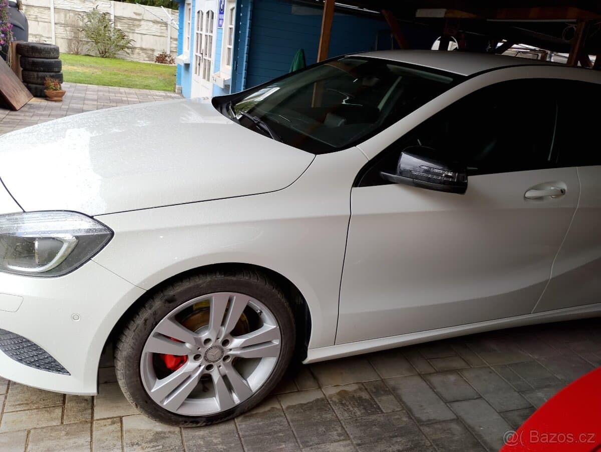 2015 Mercedes-Benz OSTATNÍ