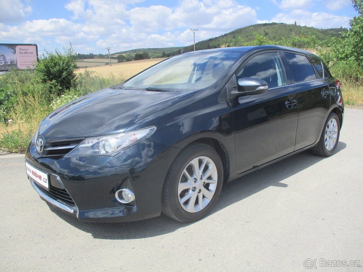2013 Toyota AURIS