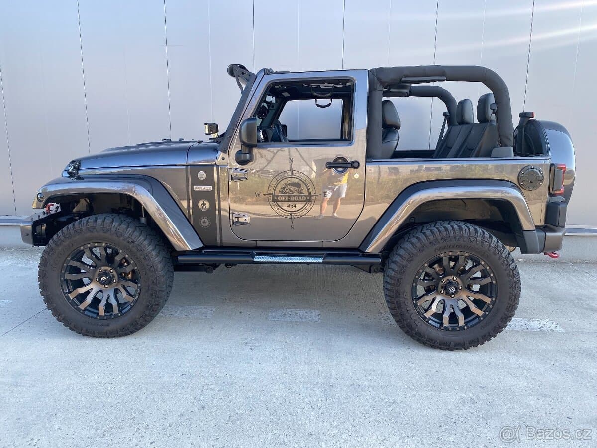 2016 Jeep WRANGLER