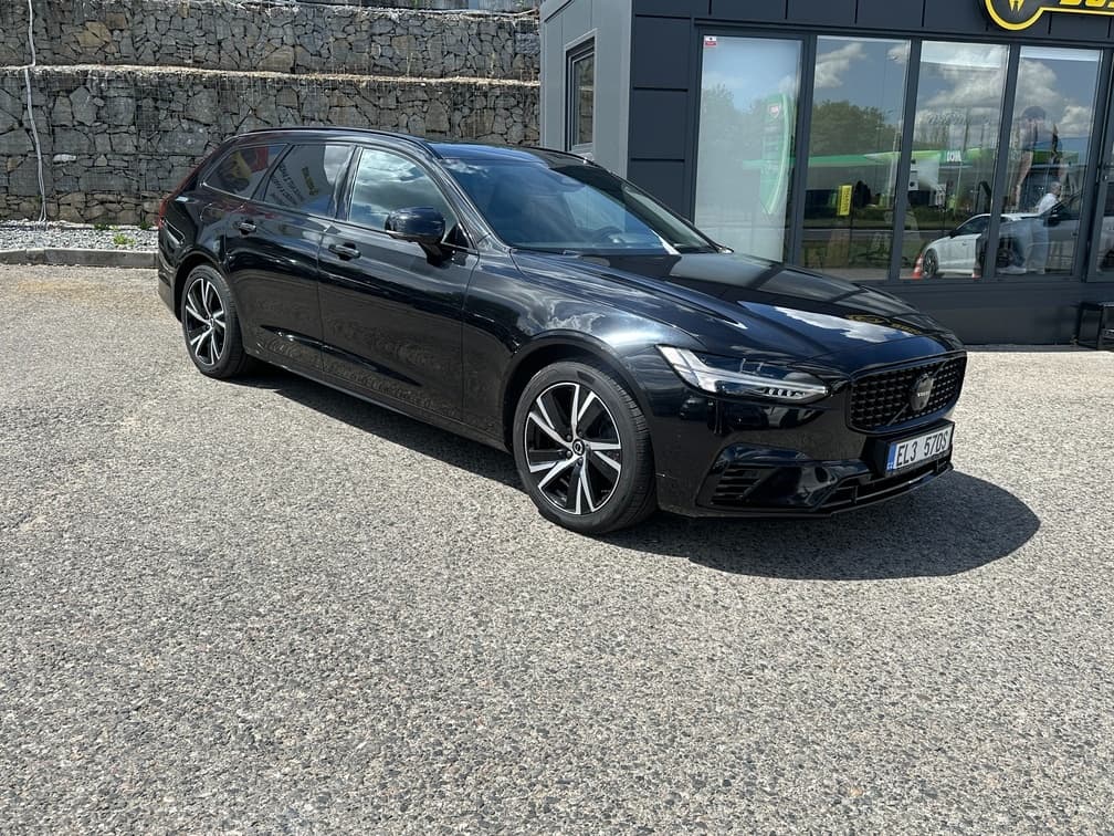 2021 Volvo V90