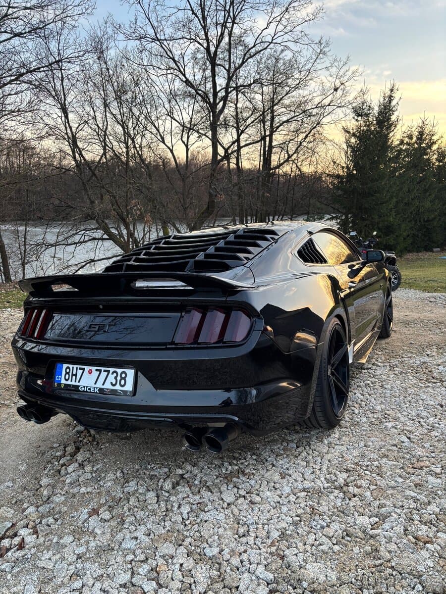 2017 Ford MUSTANG