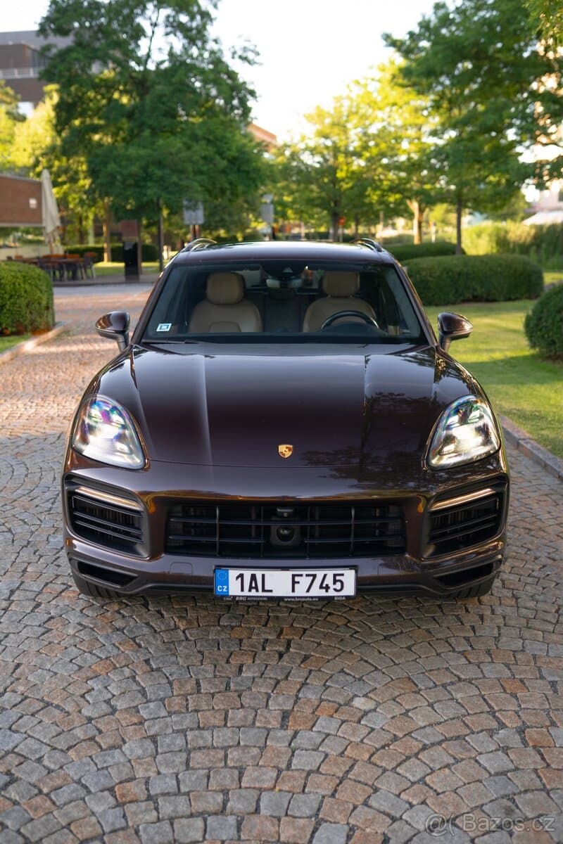 2018 Porsche CAYENNE