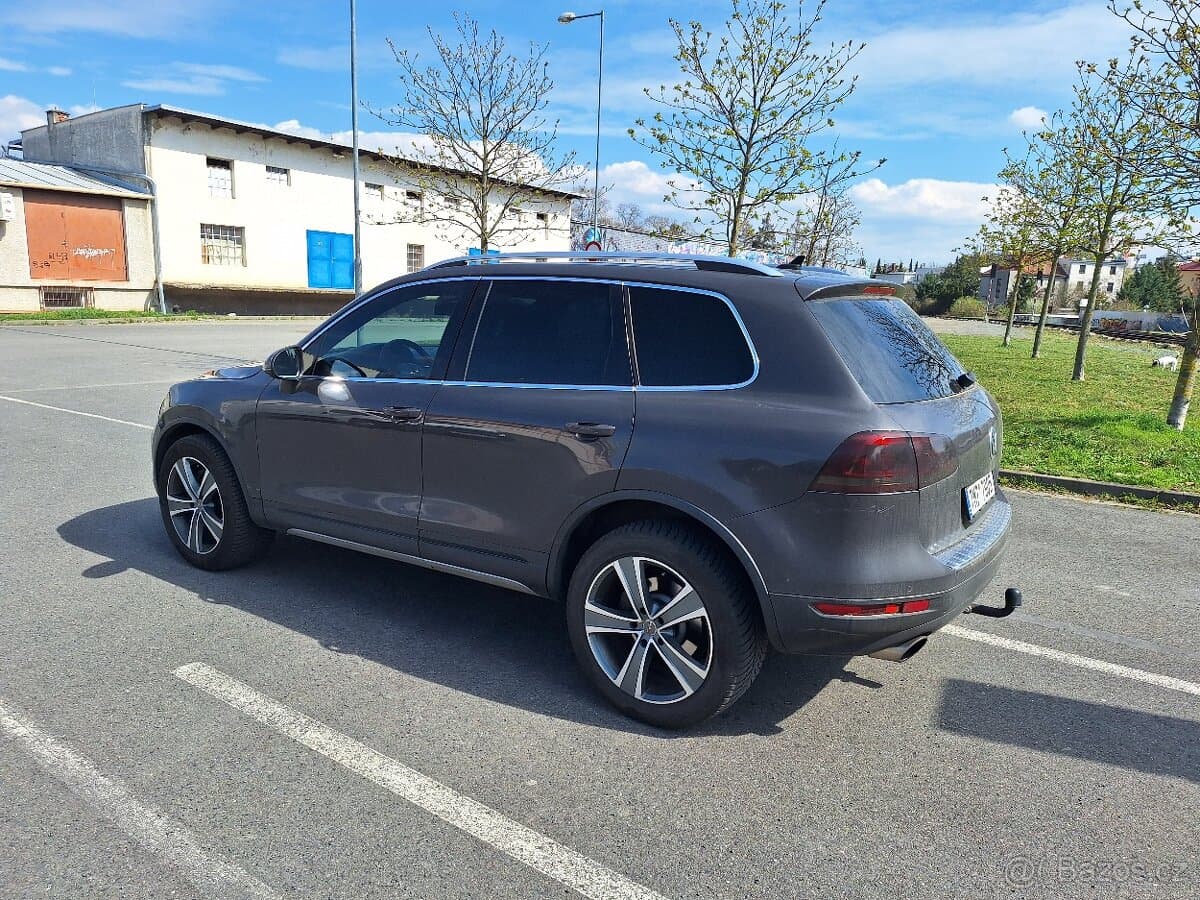2011 Volkswagen TOUAREG