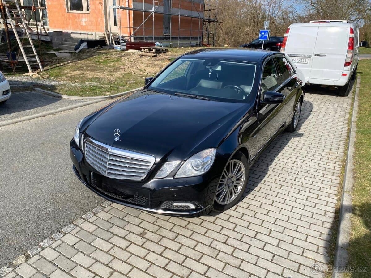 2011 Mercedes-Benz OSTATNÍ